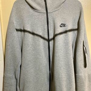 nike tech fleece hoodie
